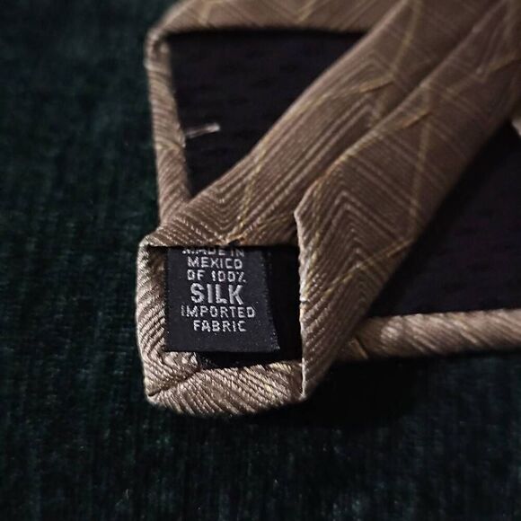 N E O Bill Blass 100% Silk, Made in Mexico Suit Tie. - Picture 5 of 7